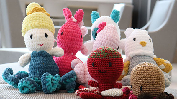 Mandeville woman spreads love to patients, one stitch at a time